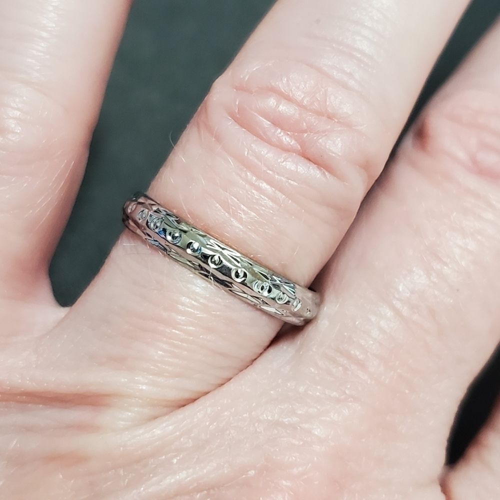 White 18KGP ring Size 10